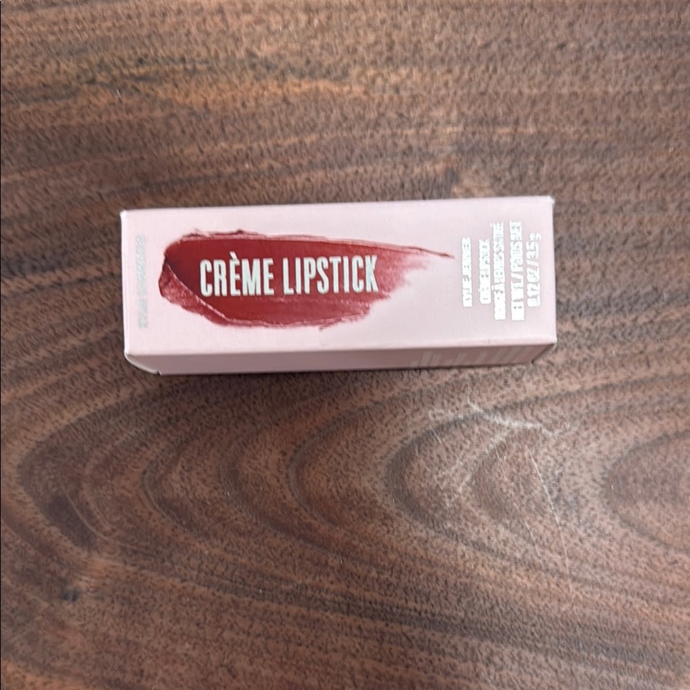 Crème Lipstick in Rich Red